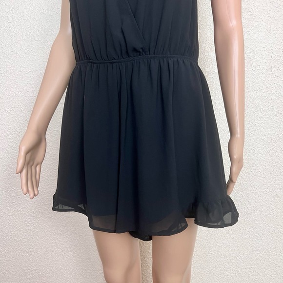 ASTR Chiffon Romper Womens Large Black Surplice Ruffle Hem Lined - Picture 6 of 15
